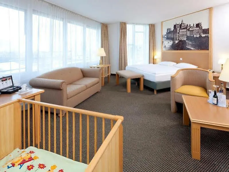 Mercure Hotel Berlin Tempelhof 4*,  Německo